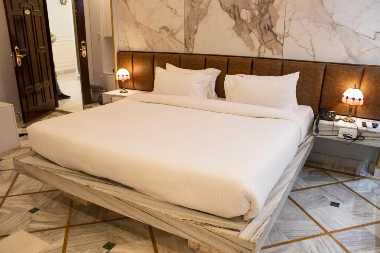 Hotel Rio Benaras Benares Buitenkant foto