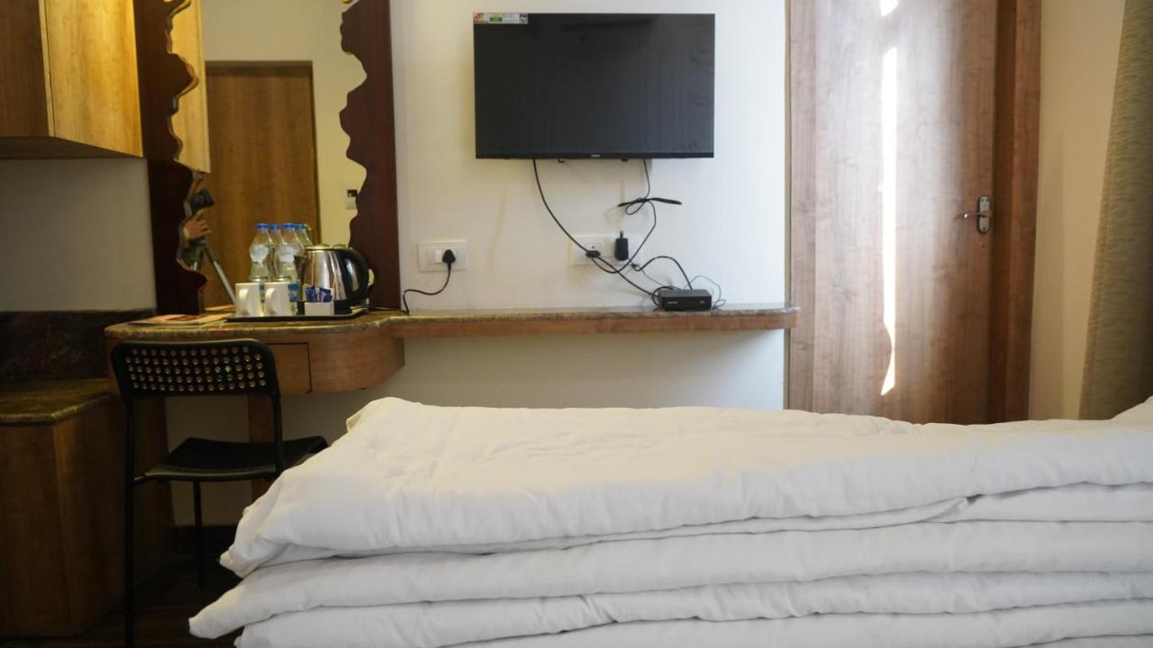 Hotel Rio Benaras Benares Buitenkant foto