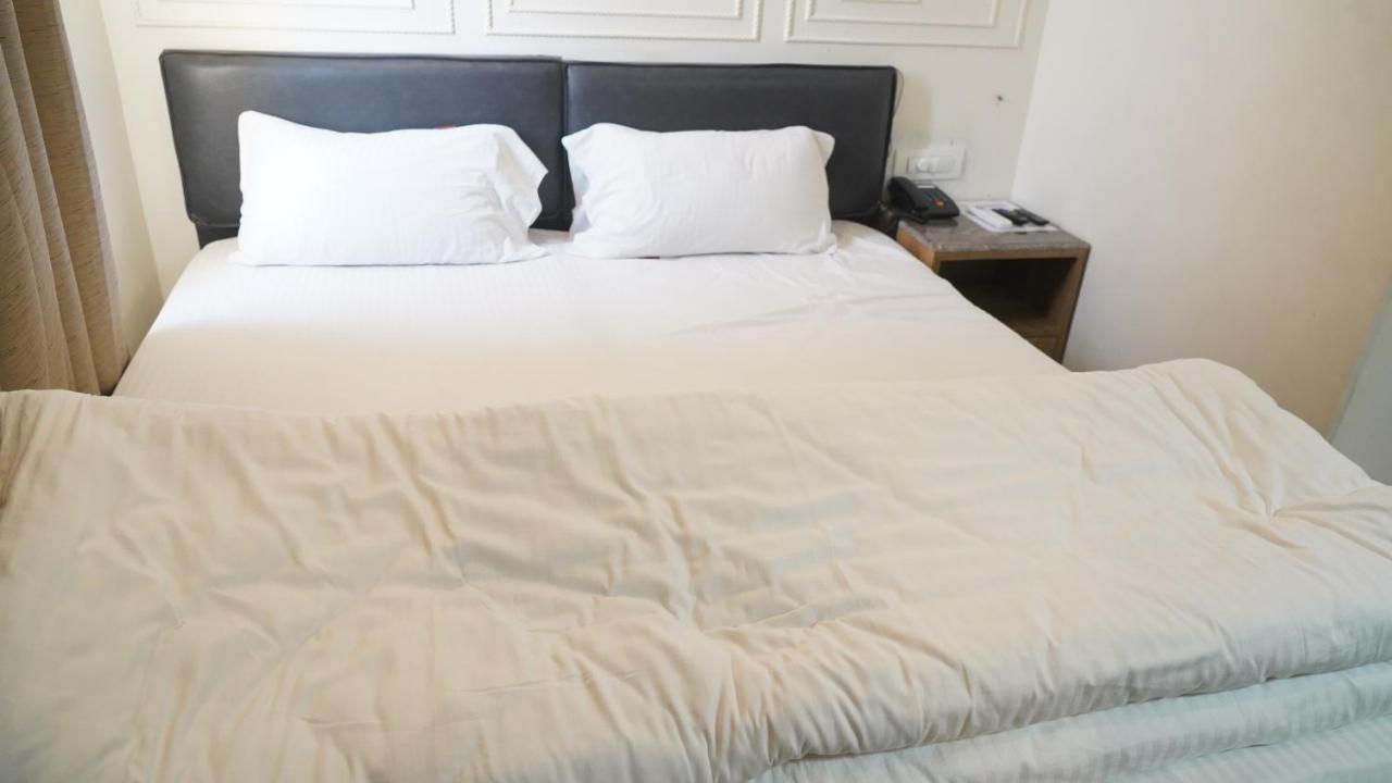 Hotel Rio Benaras Benares Buitenkant foto
