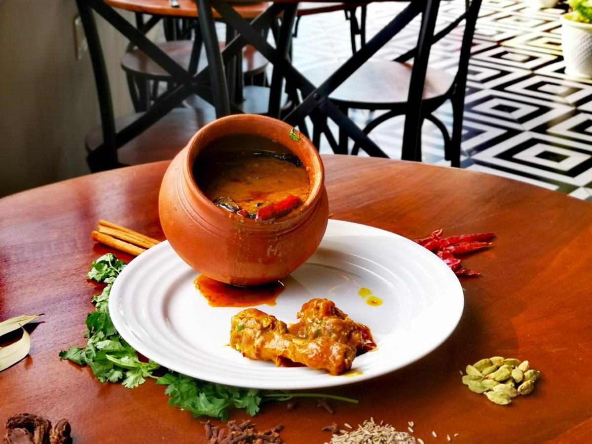 Hotel Rio Benaras Benares Buitenkant foto