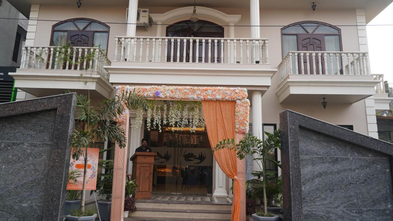 Hotel Rio Benaras Benares Buitenkant foto