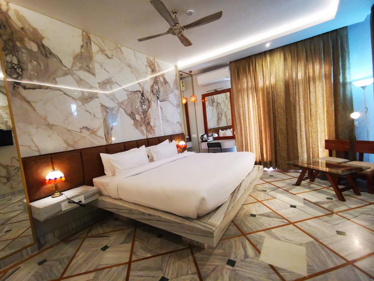 Hotel Rio Benaras Benares Buitenkant foto